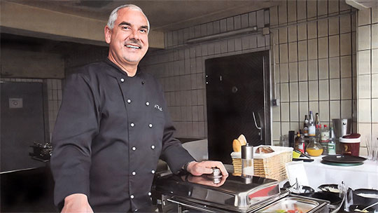 Achim Weil, Koch, Catering-Partyservice in Bergen-Enkheim und Umgebung, Foto: sh, Bergener Zeitung